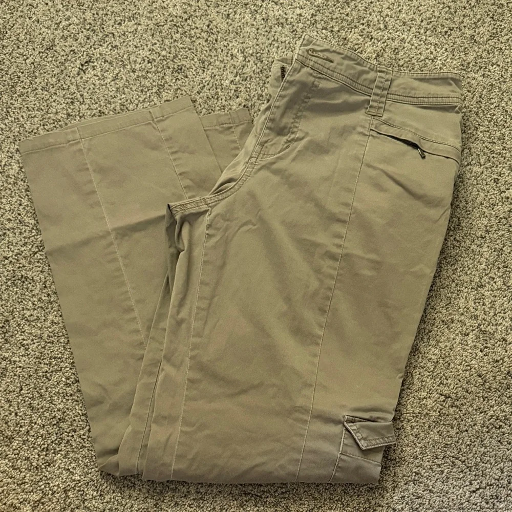 Cabi brown cargo pant size 10